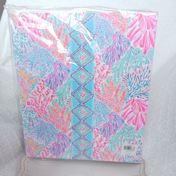 Lilly Pulitzer Three Ring Binder Featured in Splashdance - Picture 5 of 7